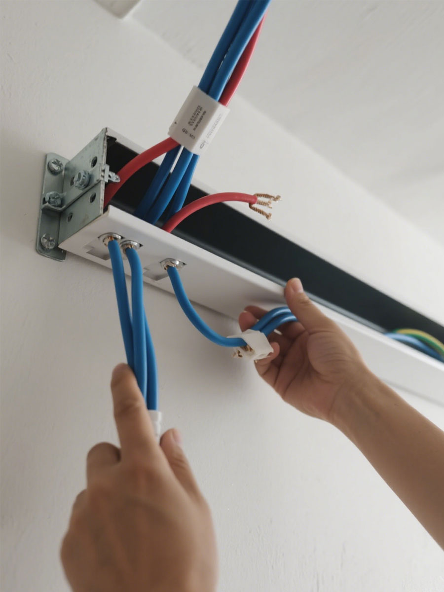 明裝電氣線路安裝之線槽的安裝固定